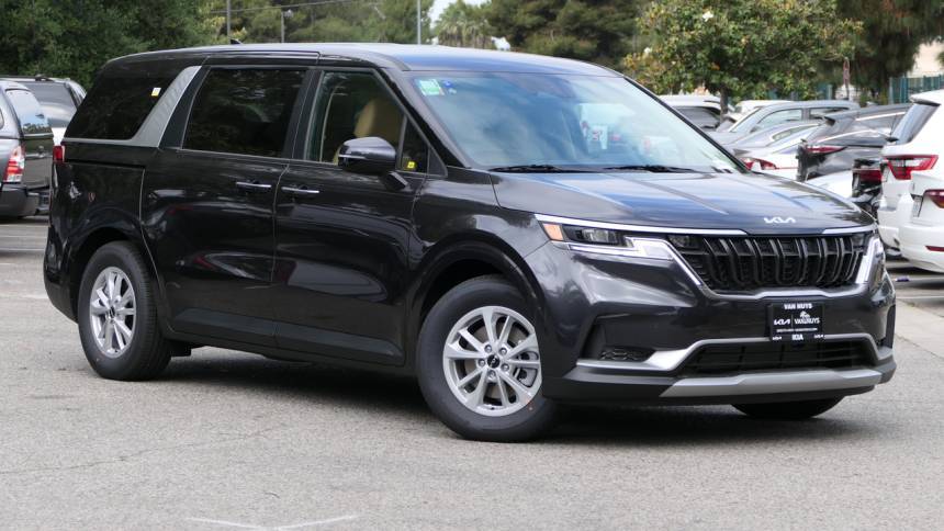 2024 Kia Carnival LXS — Minivan — 6,867 mi — Van Nuys, CA
