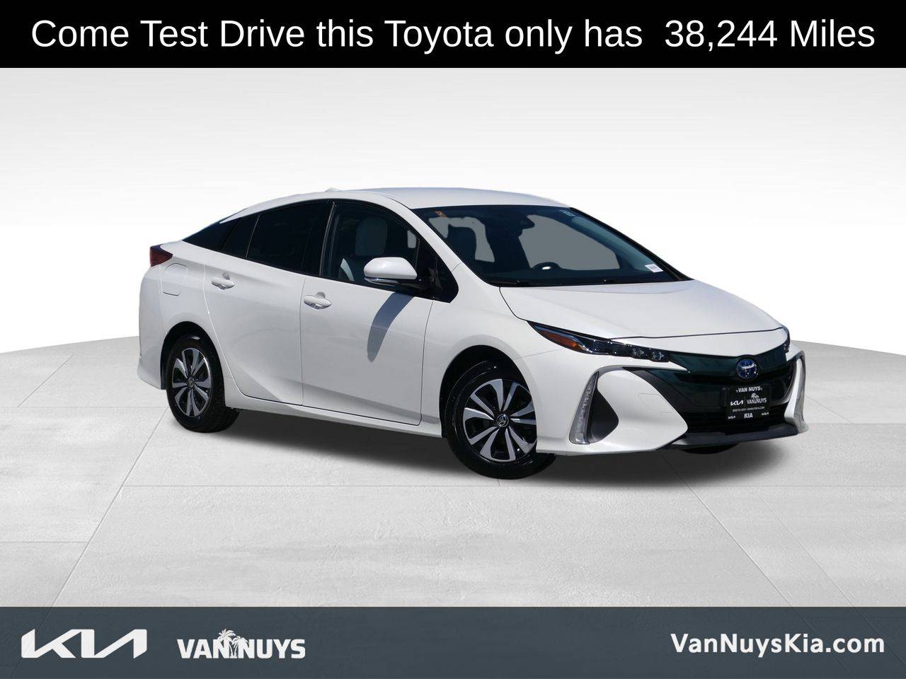 2017 Toyota Prius Prime Premium — Hatchback — 38,244 mi — Van Nuys, CA