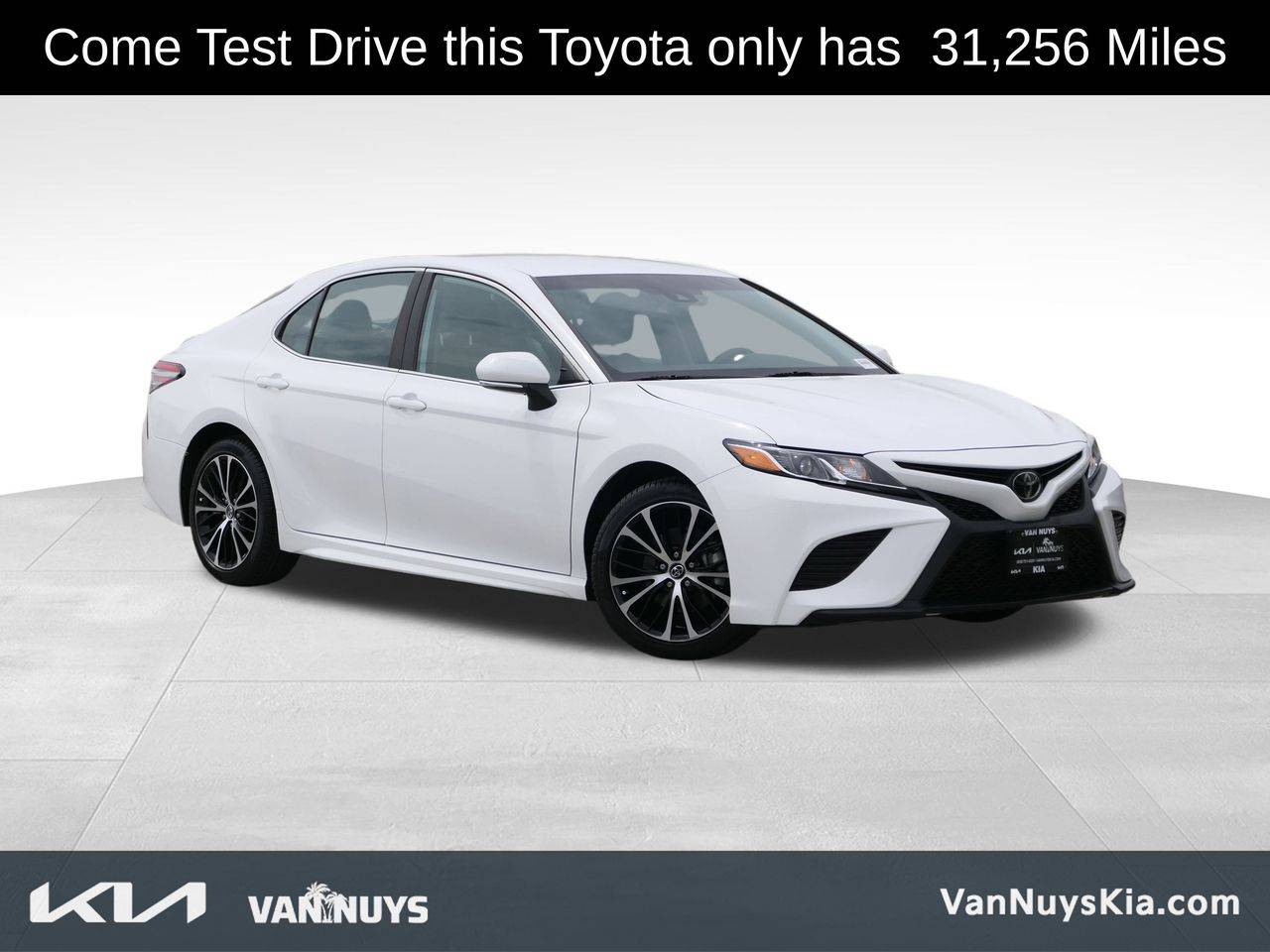 2018 Toyota Camry SE — Sedan — 31,256 mi — Van Nuys, CA