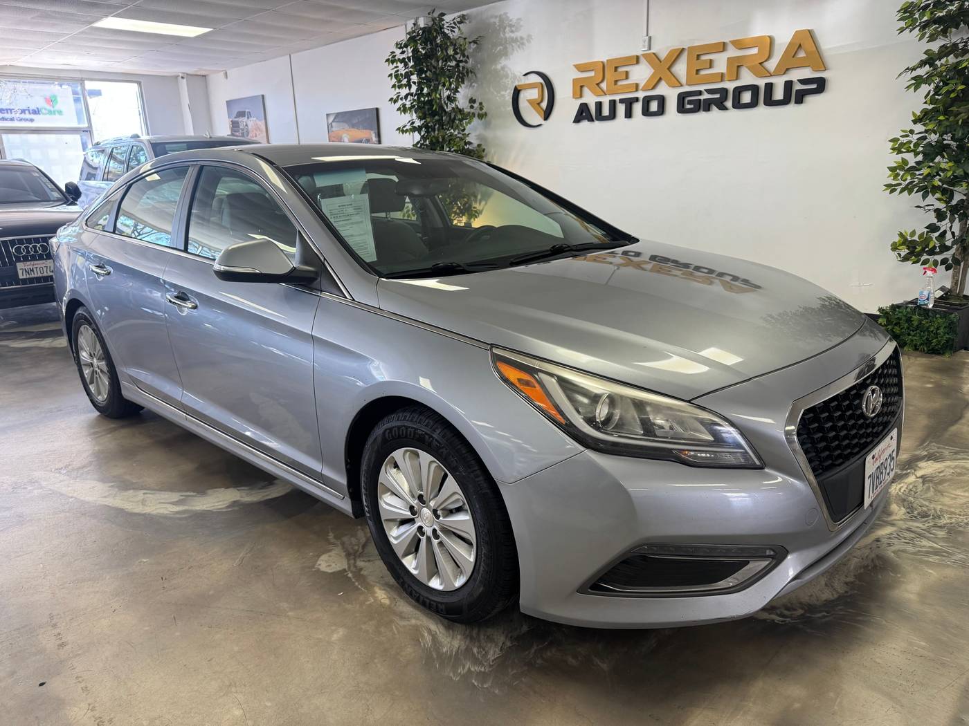 2016 Hyundai Sonata Hybrid SE — Sedan — 142,603 mi — Santa Ana, CA