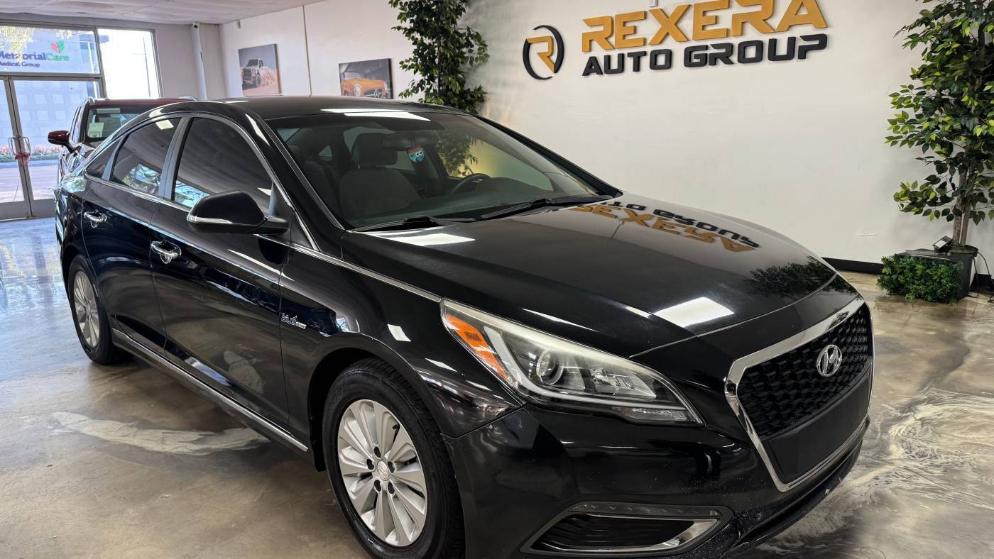 2017 Hyundai Sonata Hybrid SE — Sedan — 116,050 mi — Santa Ana, CA