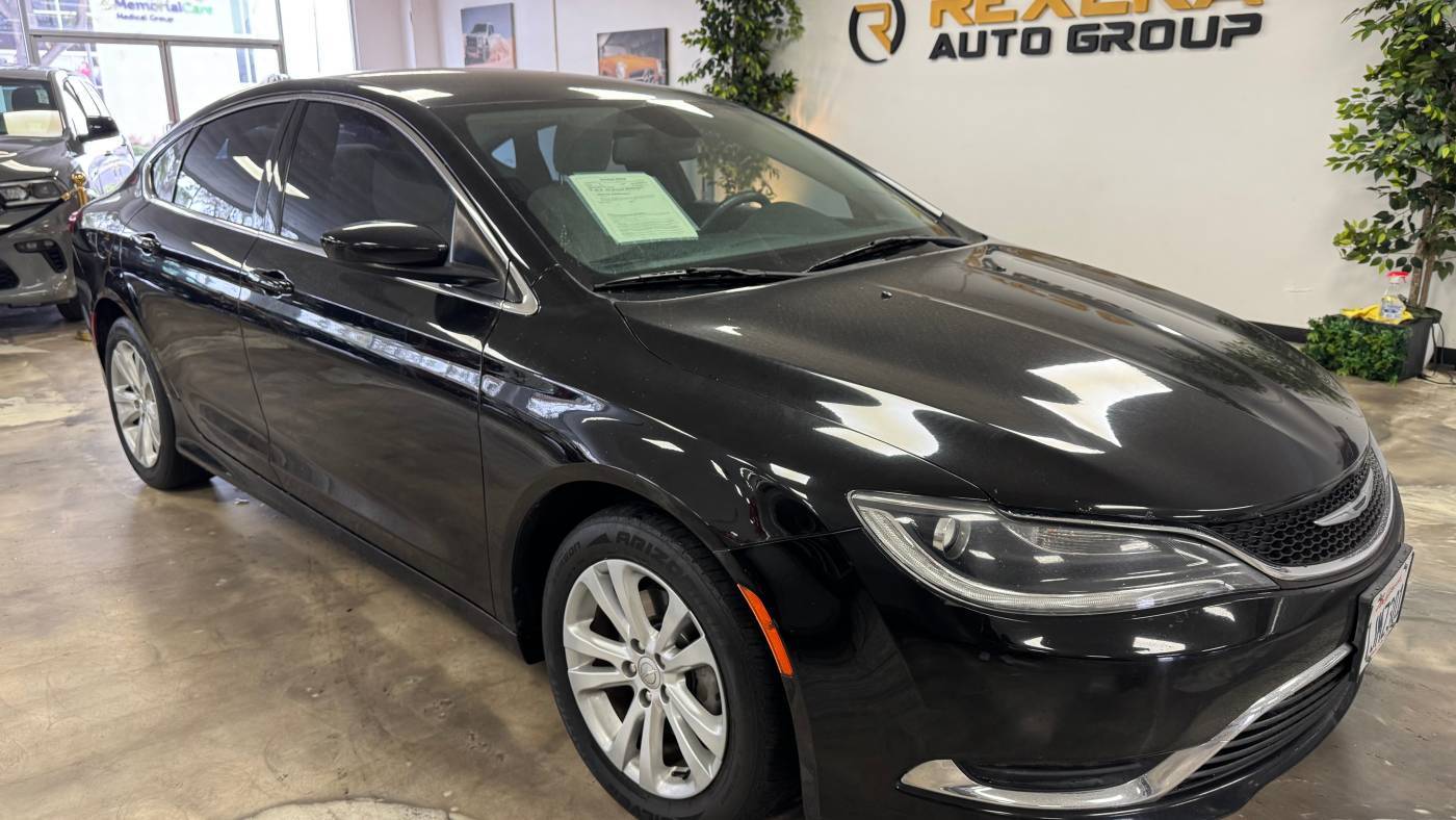 2015 Chrysler 200 Limited — Sedan — 141,396 mi — Santa Ana, CA
