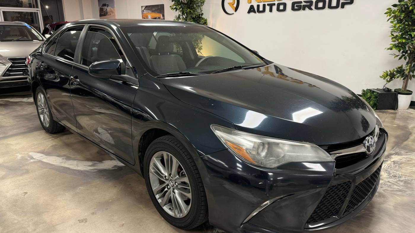 2017 Toyota Camry SE — Sedan — 64,924 mi — Santa Ana, CA