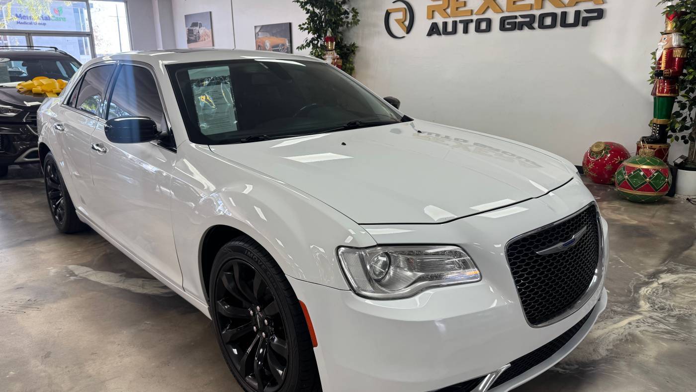2019 Chrysler 300 Limited — Sedan — 94,983 mi — Santa Ana, CA