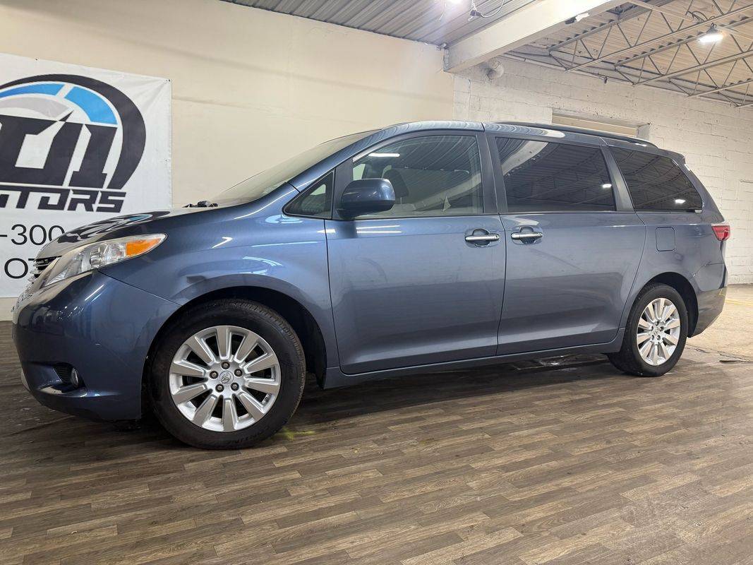 2015 Toyota Sienna XLE — Minivan — 138,075 mi — Carlstadt, NJ