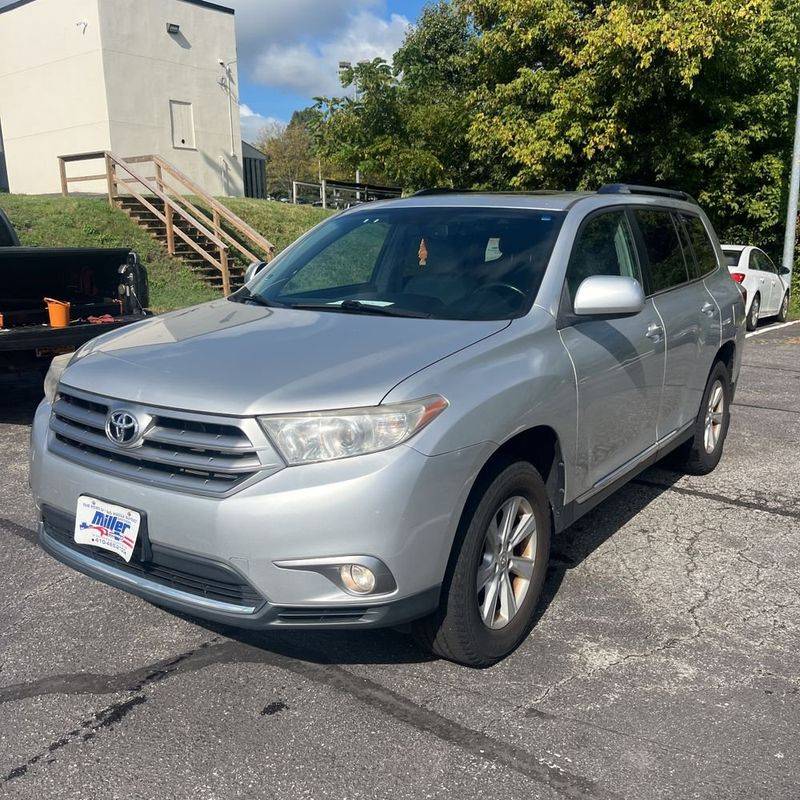 2013 Toyota Highlander SE V6 — SUV — 156,059 mi — Carlstadt, NJ