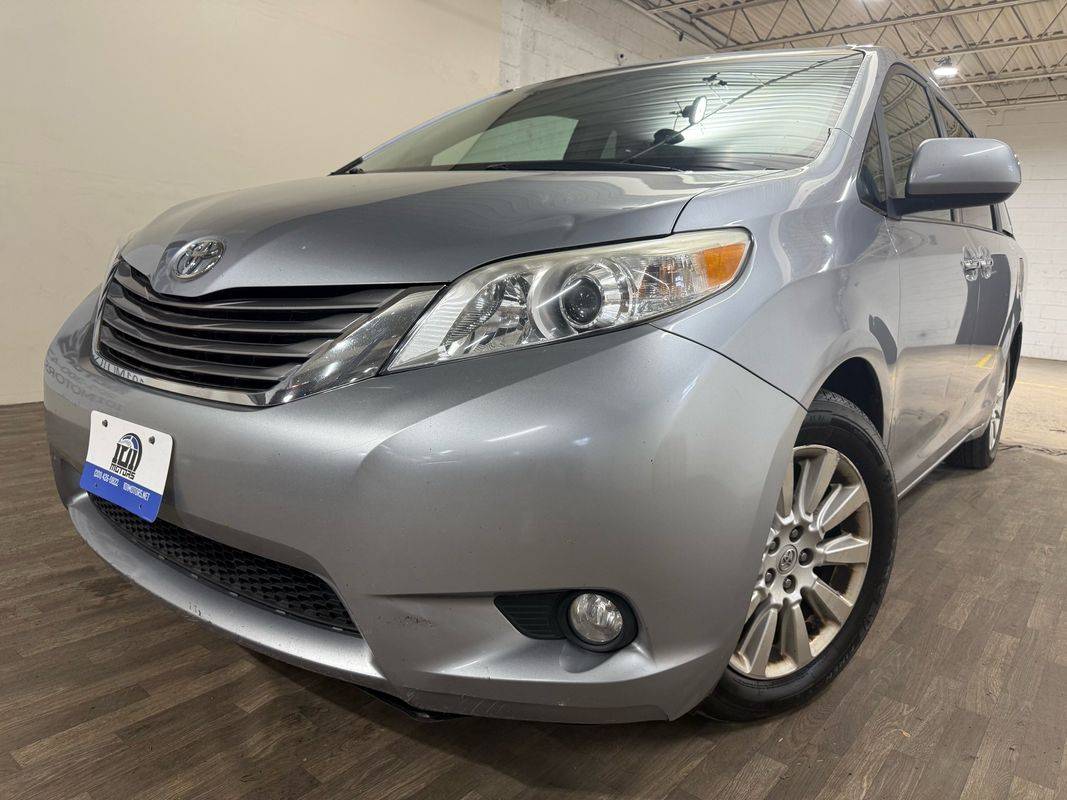 2011 Toyota Sienna Limited — Minivan — 186,444 mi — Carlstadt, NJ