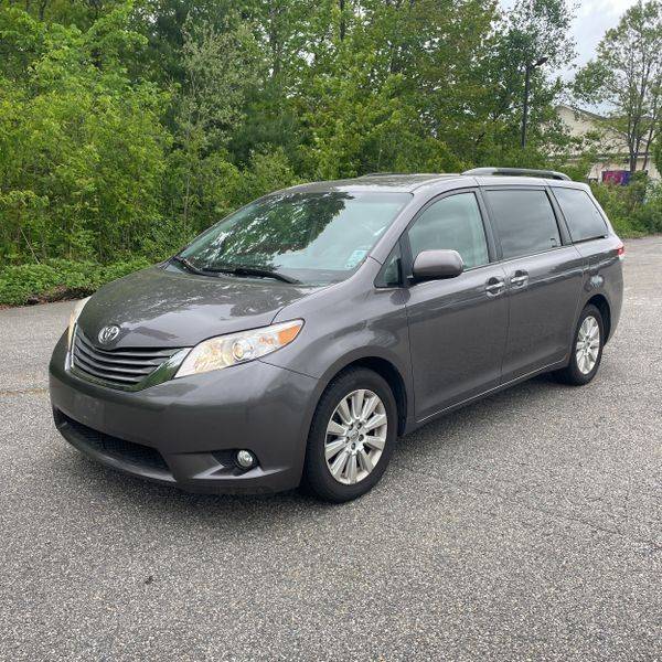 2012 Toyota Sienna XLE — Minivan — 145,706 mi — Elizabeth, NJ
