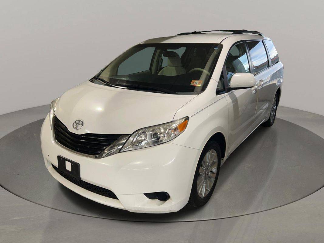 2012 Toyota Sienna LE — Minivan — 184,385 mi — Elizabeth, NJ