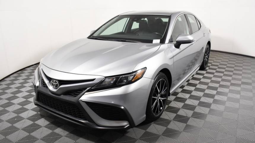 2021 Toyota Camry SE — Sedan — 60,992 mi — Richfield, MN