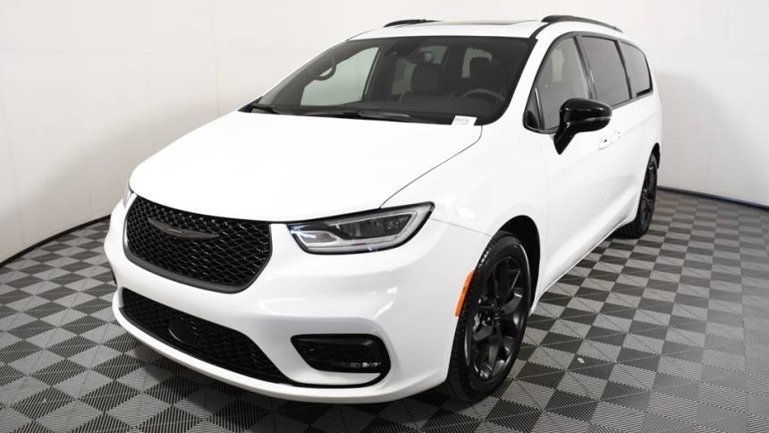 2025 Chrysler Pacifica Limited — Minivan — 4,622 mi — Richfield, MN