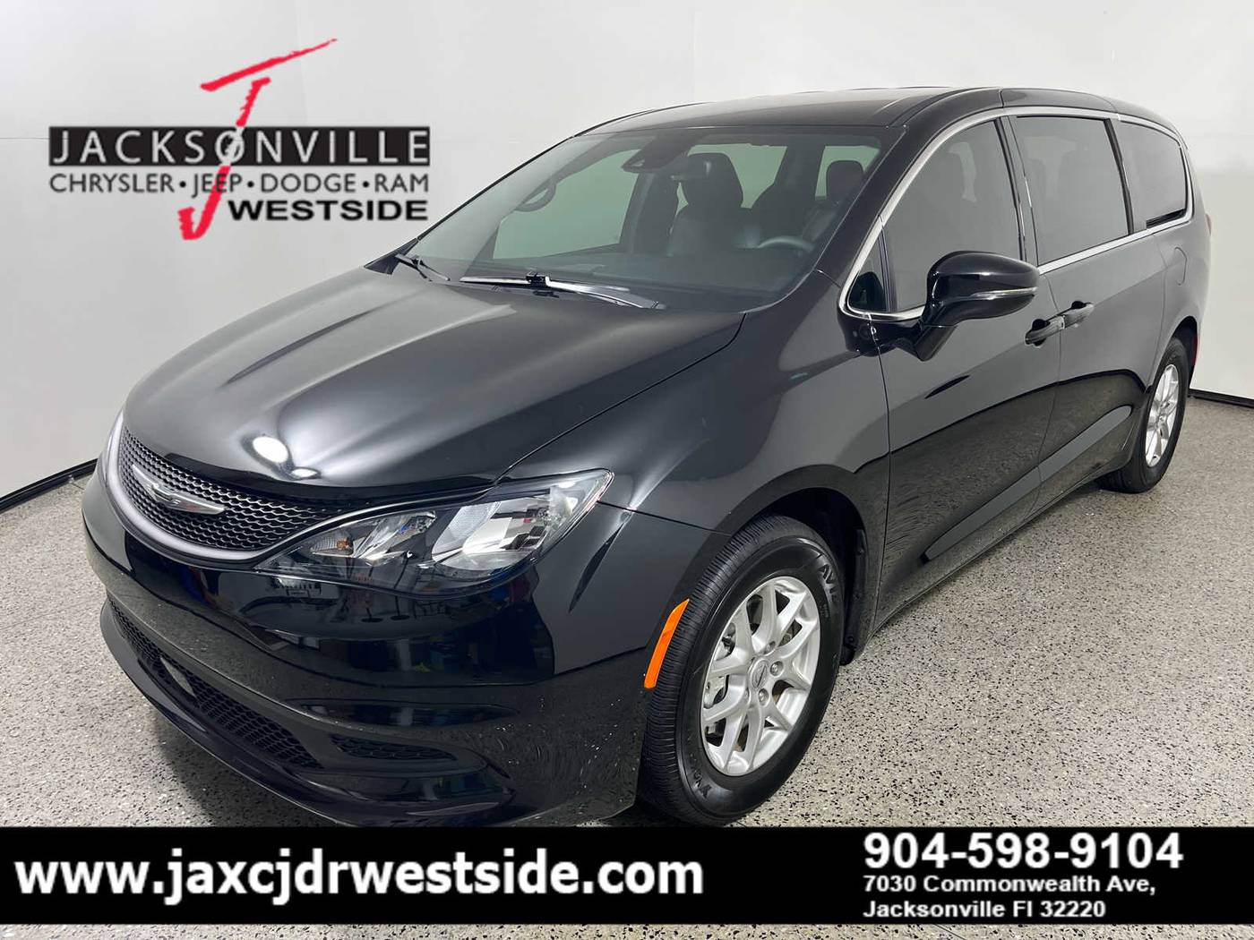 2025 Chrysler Voyager LX — Minivan — 6,737 mi — Jacksonville, FL