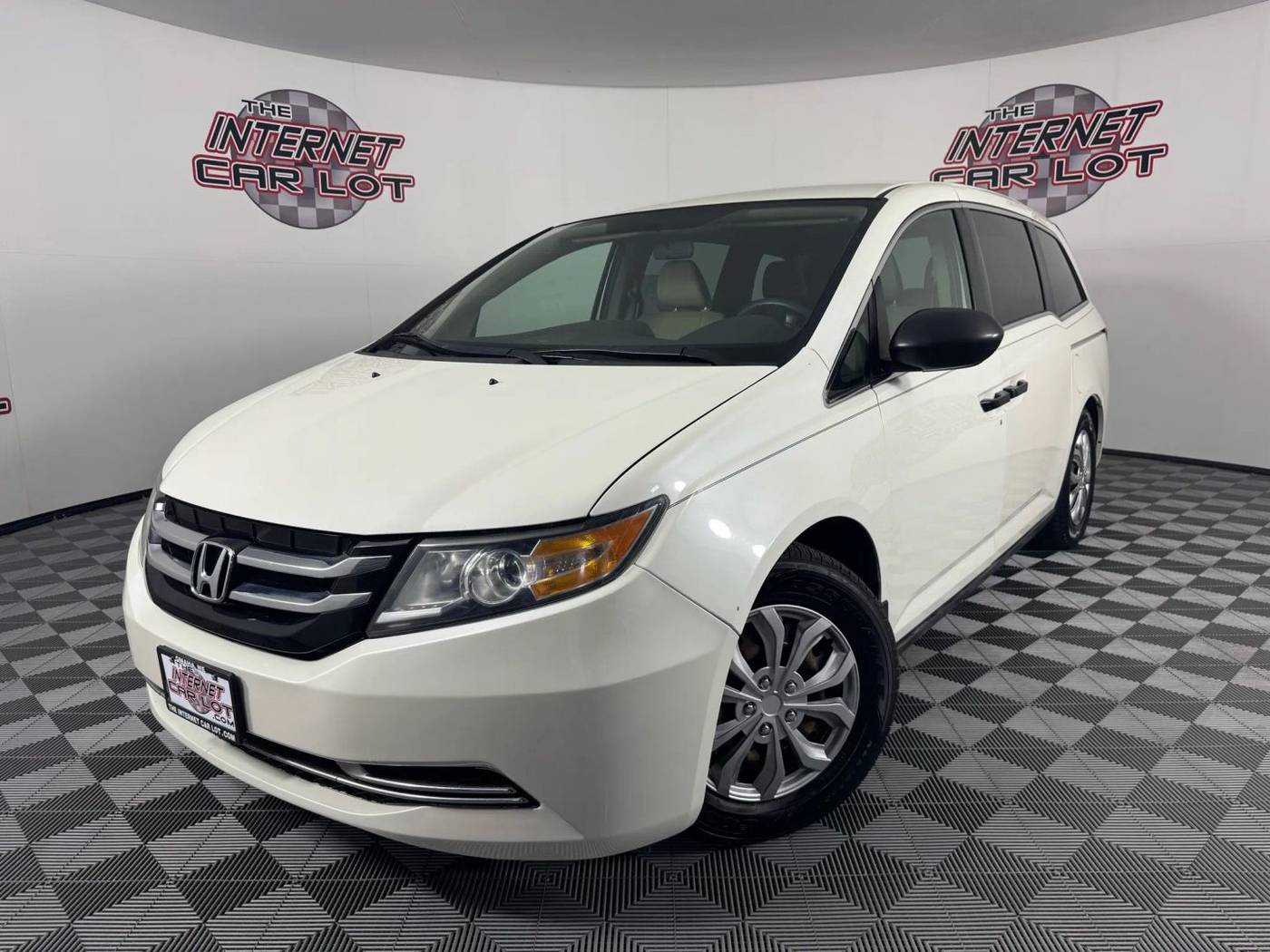 2015 Honda Odyssey LX — Minivan — 115,714 mi — Council Bluffs, IA