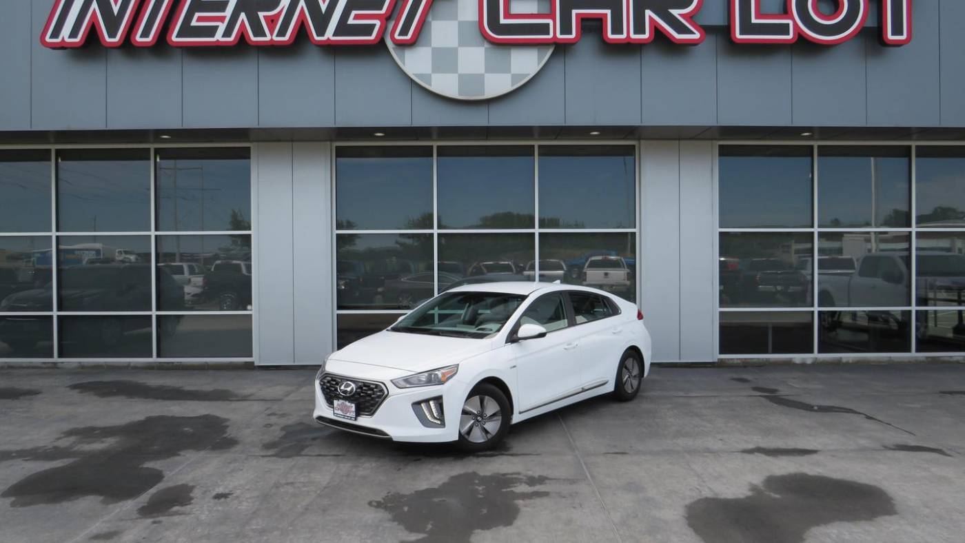 2020 Hyundai Ioniq Hybrid SE — Hatchback — 13,939 mi — Council Bluffs, IA