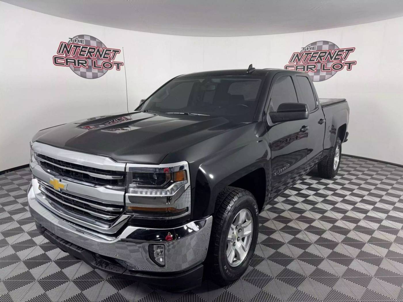 2018 Chevrolet Silverado 1500 LT — Pickup Truck — 52,215 mi — Council Bluffs, IA