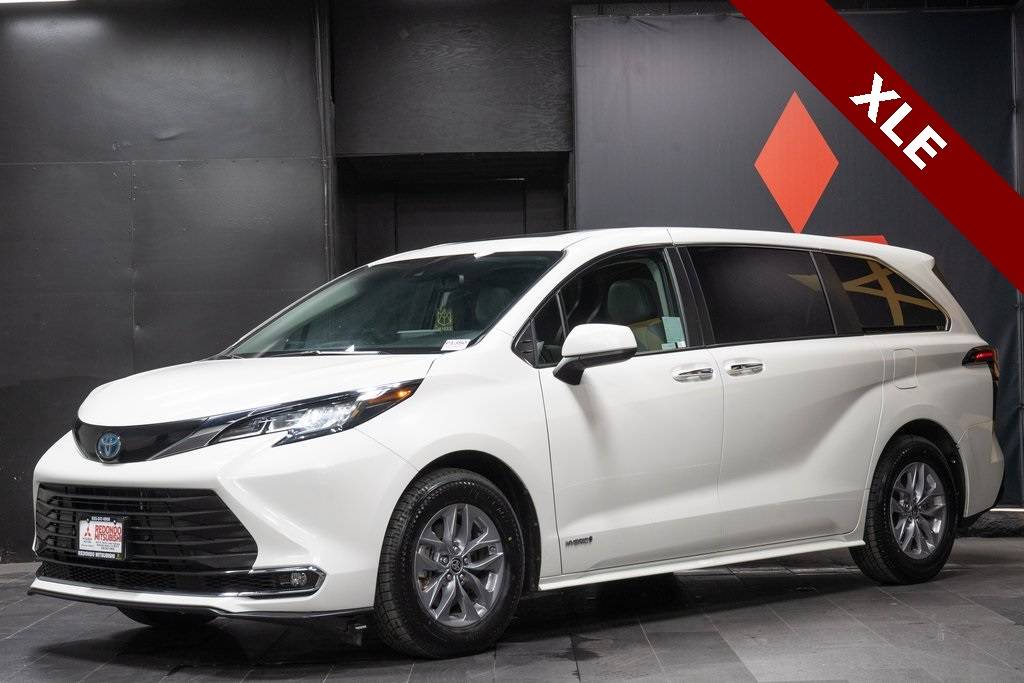 2021 Toyota Sienna XLE — Minivan — 29,172 mi — Redondo Beach, CA