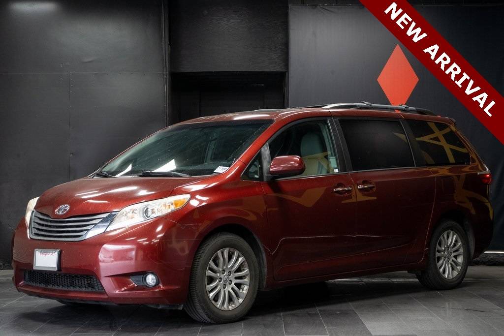 2017 Toyota Sienna L — Minivan — 91,005 mi — Redondo Beach, CA