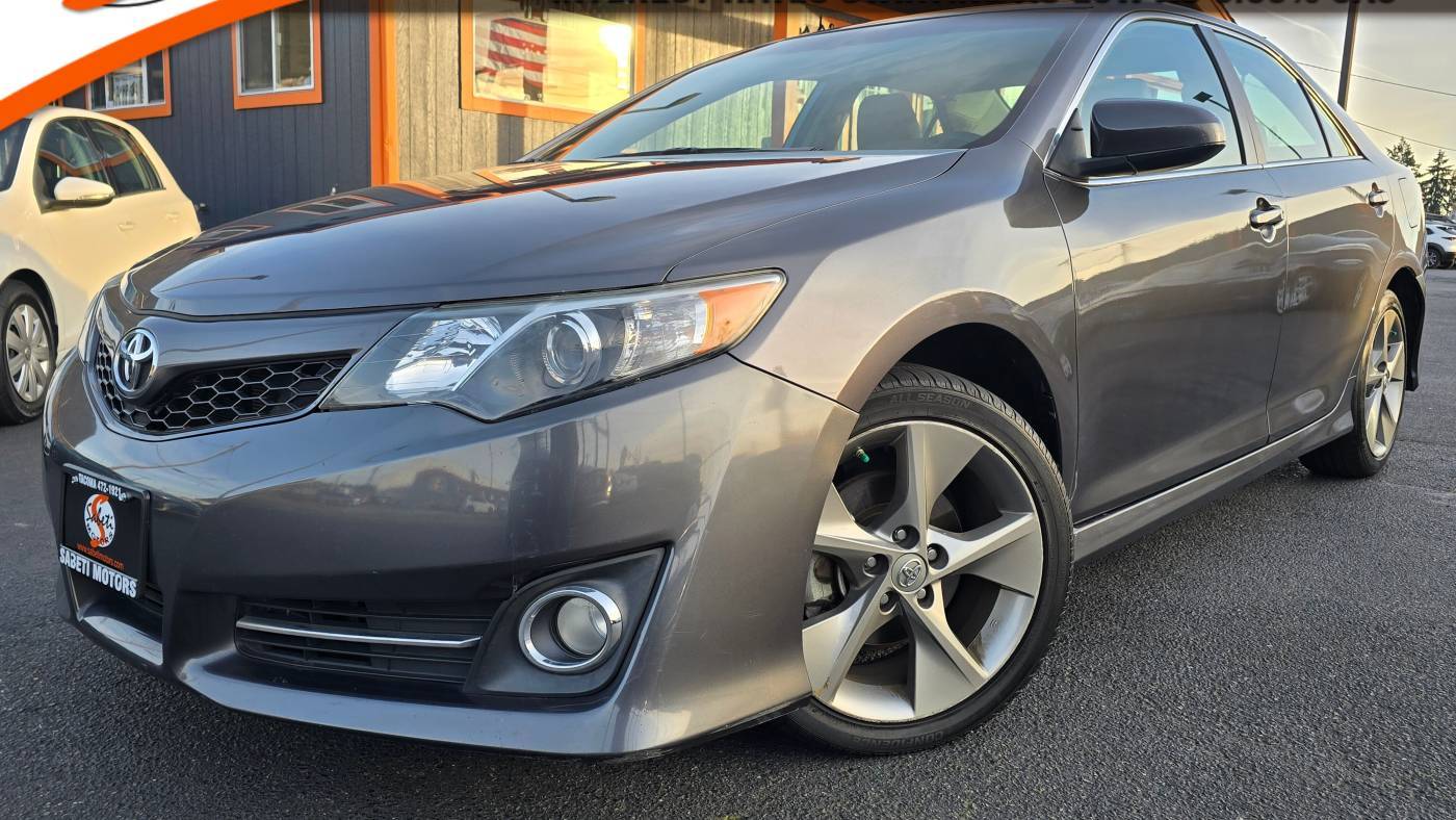 2014 Toyota Camry SE — Sedan — 62,400 mi — Tacoma, WA