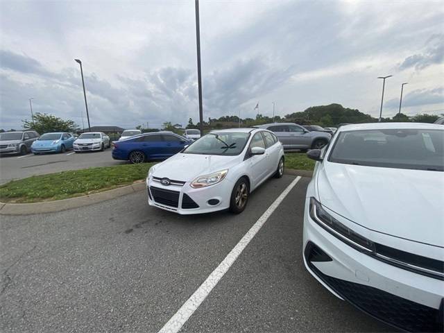 2014 Ford Focus SE — Hatchback — 115,972 mi — Clarksville, TN
