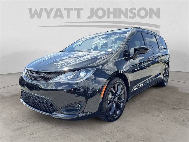 2019 Chrysler Pacifica Touring L Plus — Minivan — 112,983 mi — Clarksville, TN