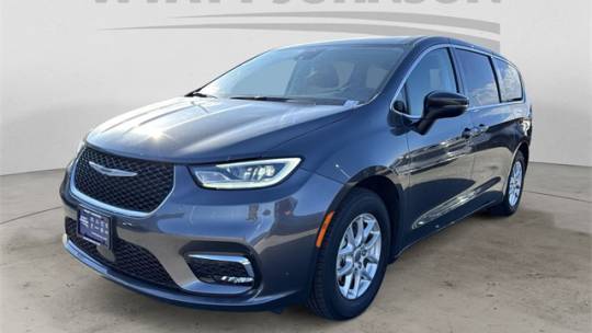 2023 Chrysler Pacifica Touring L — Minivan — 71,837 mi — Clarksville, TN