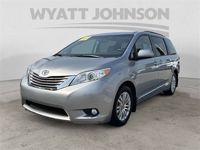 2016 Toyota Sienna L — Minivan — 152,055 mi — Clarksville, TN