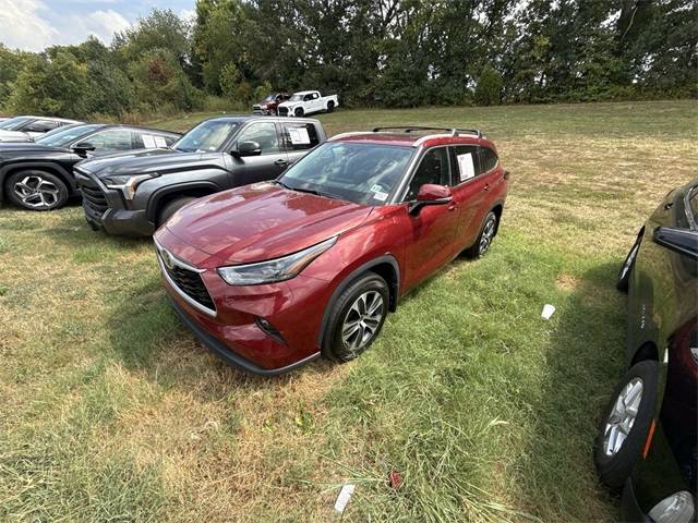 2022 Toyota Highlander XLE — SUV — 29,061 mi — Clarksville, TN