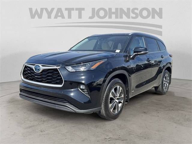 2024 Toyota Highlander Hybrid XLE — SUV — 17,328 mi — Clarksville, TN