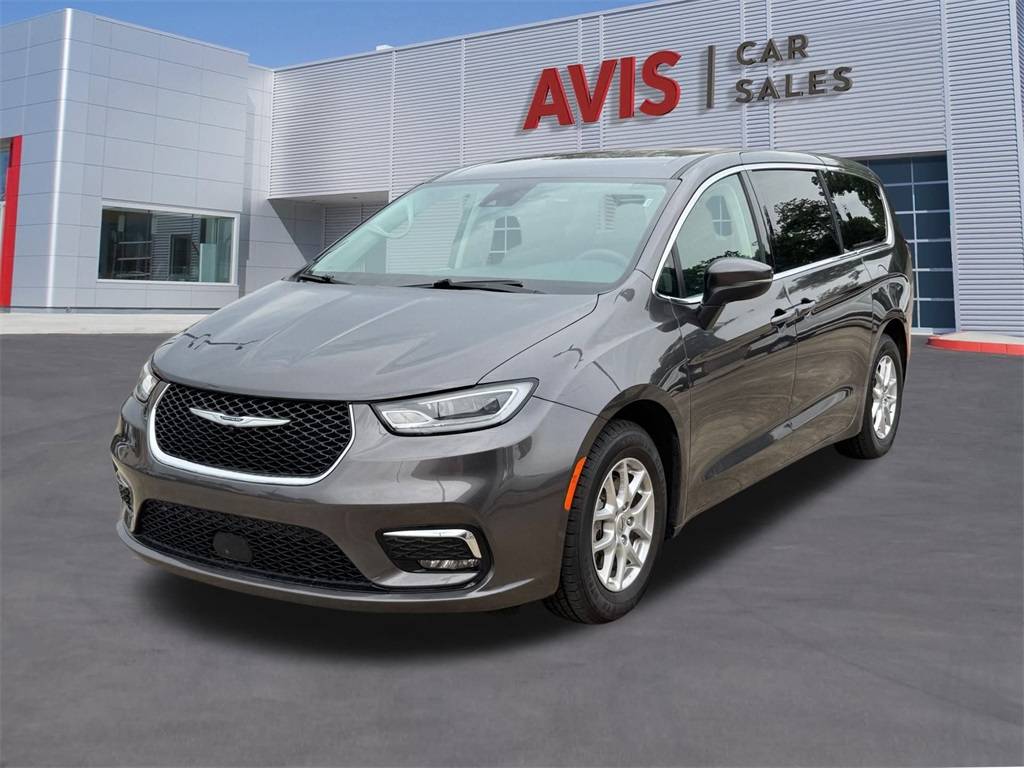 2023 Chrysler Pacifica Touring L — Minivan — 68,428 mi — Irving, TX