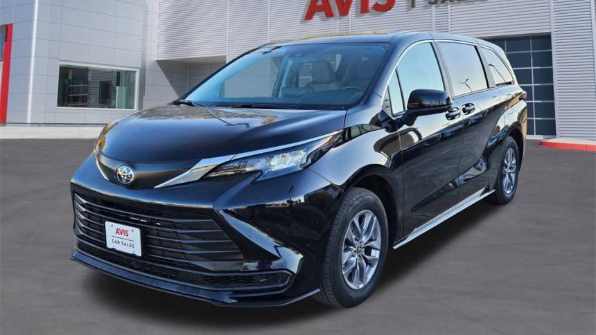 2024 Toyota Sienna LE — Minivan — 31,443 mi — Irving, TX