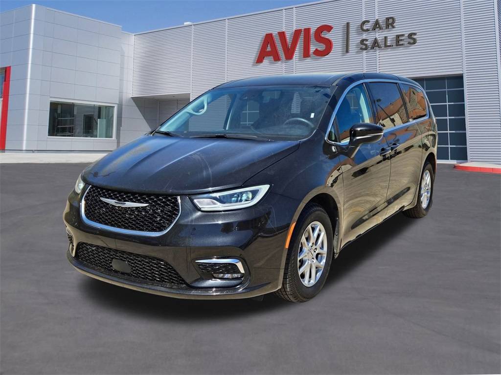 2023 Chrysler Pacifica Touring L — Minivan — 68,088 mi — Irving, TX