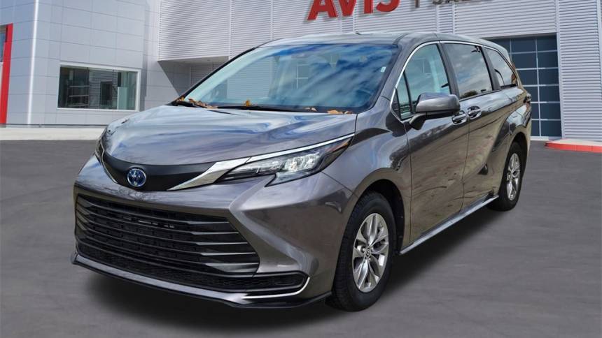 2024 Toyota Sienna LE — Minivan — 33,208 mi — Irving, TX