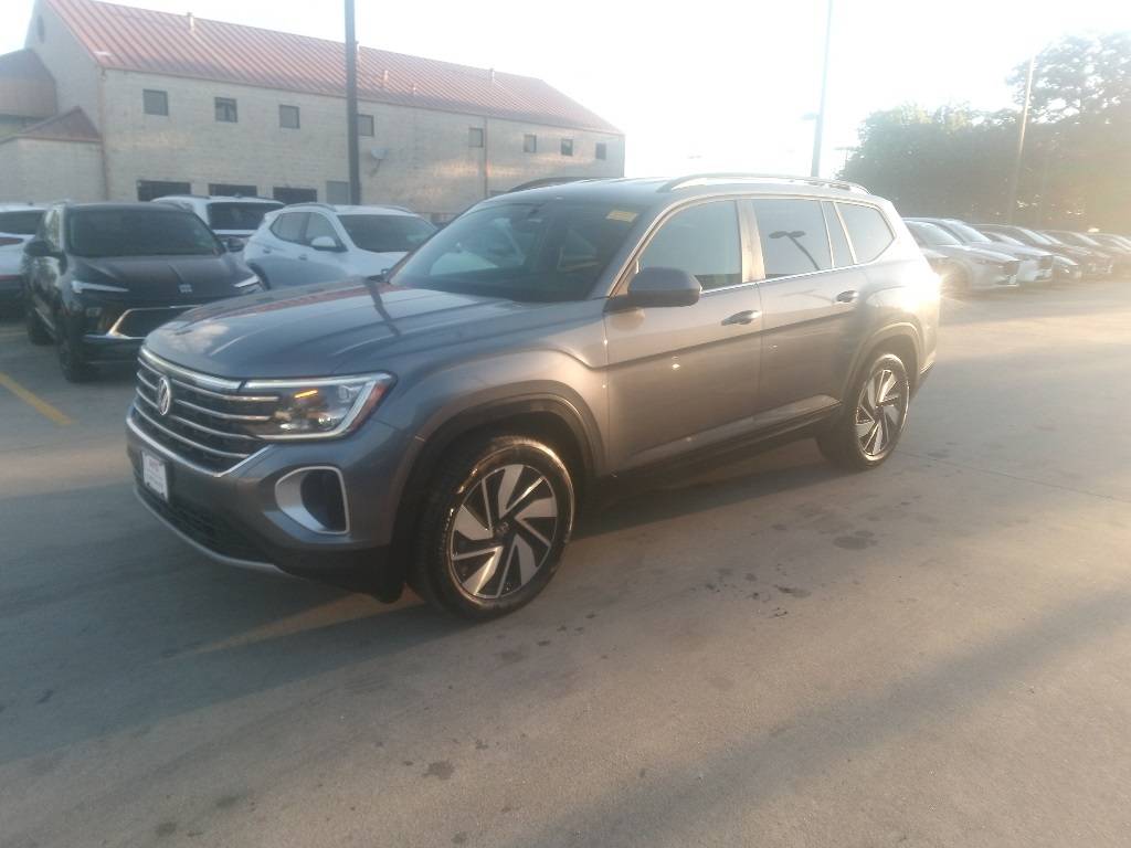 2025 Volkswagen Atlas SE with Technology — SUV — 15,850 mi — Irving, TX