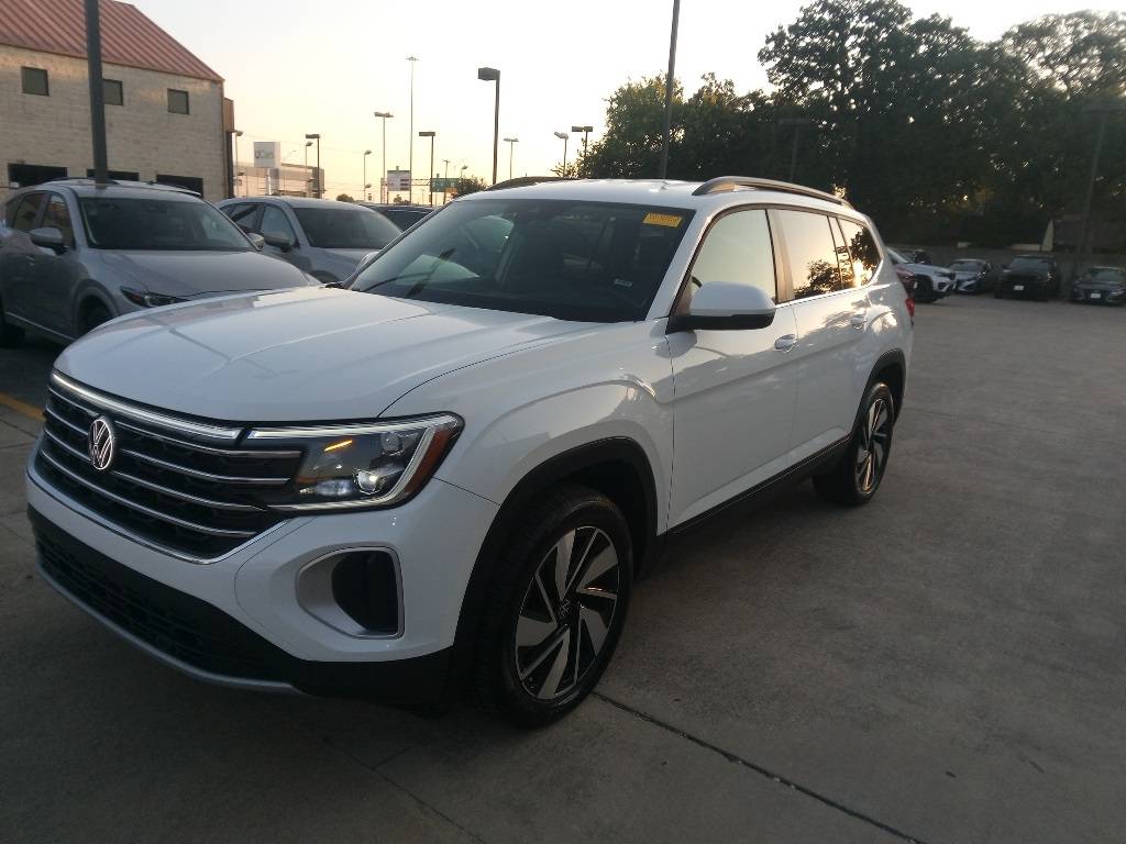 2025 Volkswagen Atlas SE with Technology — SUV — 24,111 mi — Irving, TX
