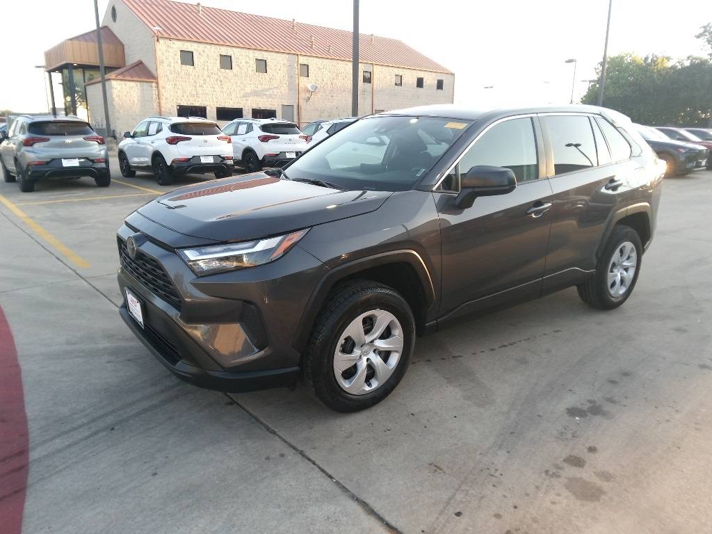 2025 Toyota RAV4 LE — SUV — 18,250 mi — Irving, TX