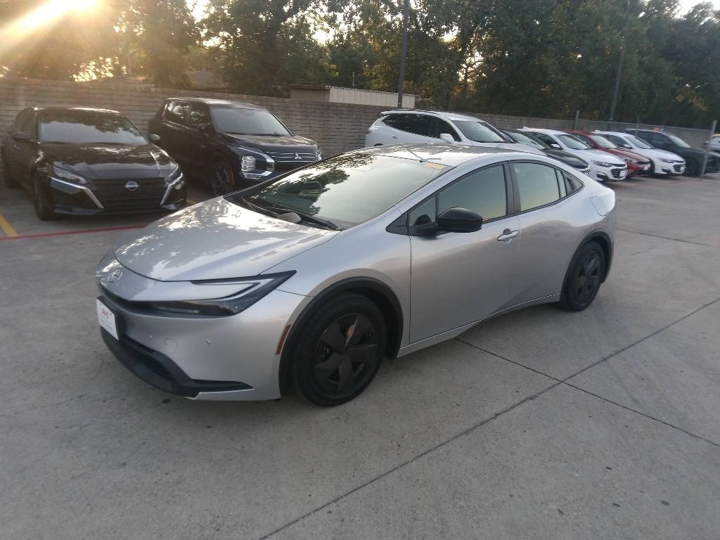 2025 Toyota Prius Limited — Hatchback — 20,351 mi — Irving, TX