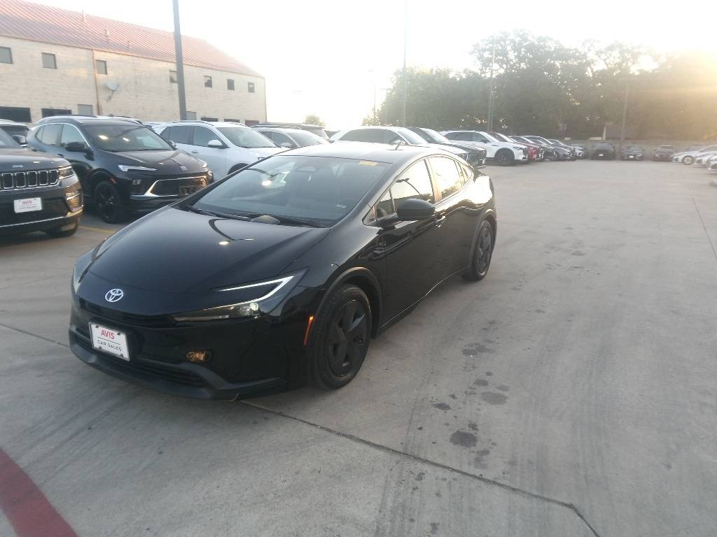 2025 Toyota Prius Limited — Hatchback — 15,770 mi — Irving, TX