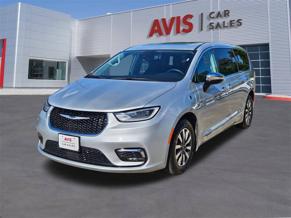 2023 Chrysler Pacifica Hybrid Limited — Minivan — 68,241 mi — Irving, TX