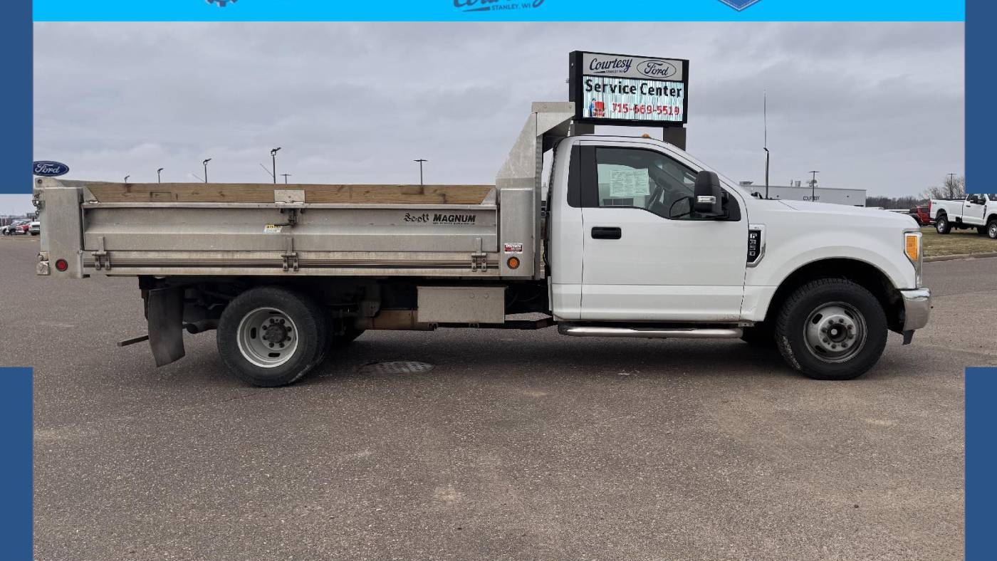 2017 Ford Super Duty F-350 Chassis Cab XL — Chassis Cab Truck — 61,361 mi — Stanley, WI