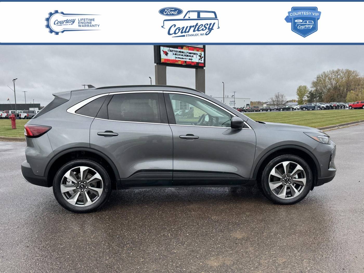 2023 Ford Escape Platinum — SUV — 19,506 mi — Stanley, WI