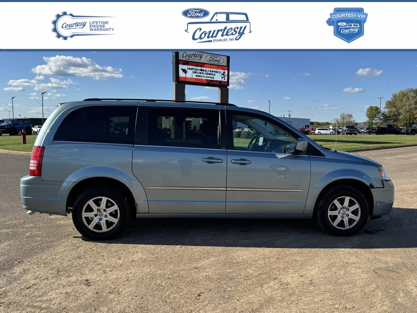 2010 Chrysler Town & Country Touring — Minivan — 221,061 mi — Stanley, WI