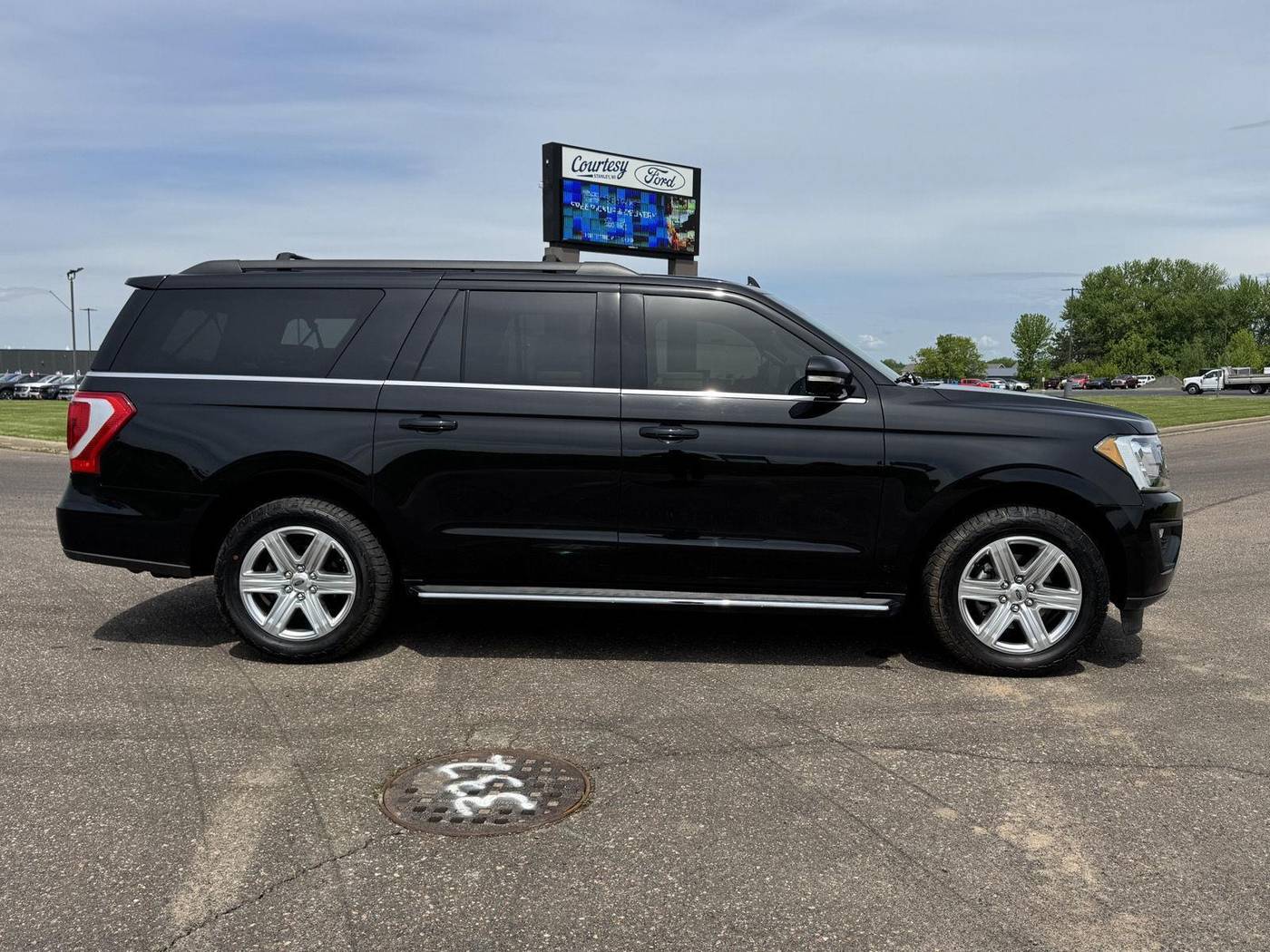 2020 Ford Expedition XLT — SUV — 78,372 mi — Stanley, WI