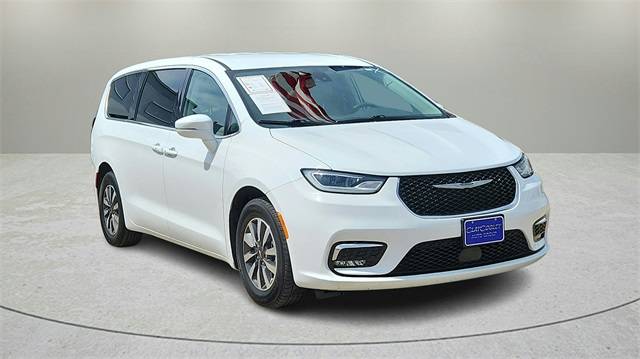 2022 Chrysler Pacifica Hybrid Touring L — Minivan — 60,330 mi — Dallas, TX