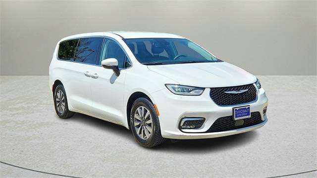 2023 Chrysler Pacifica Hybrid Touring L — Minivan — 57,873 mi — Dallas, TX
