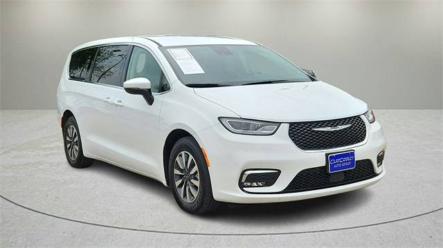 2023 Chrysler Pacifica Hybrid Touring L — Minivan — 47,256 mi — Dallas, TX