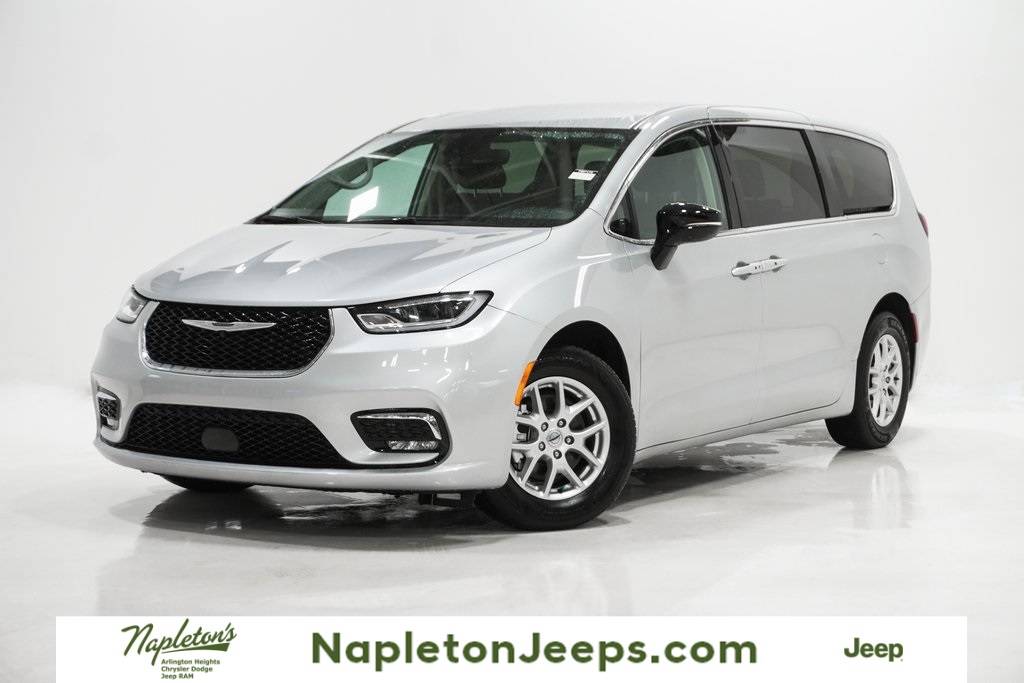 2024 Chrysler Pacifica Touring L — Minivan — 20,658 mi — Arlington Heights, IL