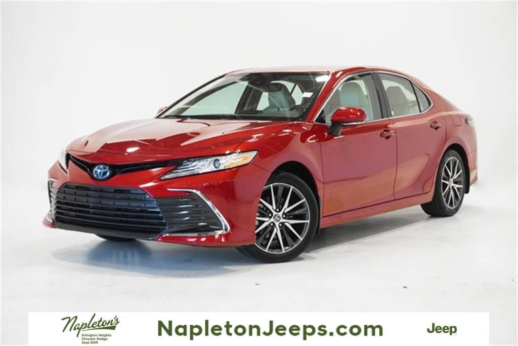2024 Toyota Camry Hybrid XLE — Sedan — 5,320 mi — Arlington Heights, IL