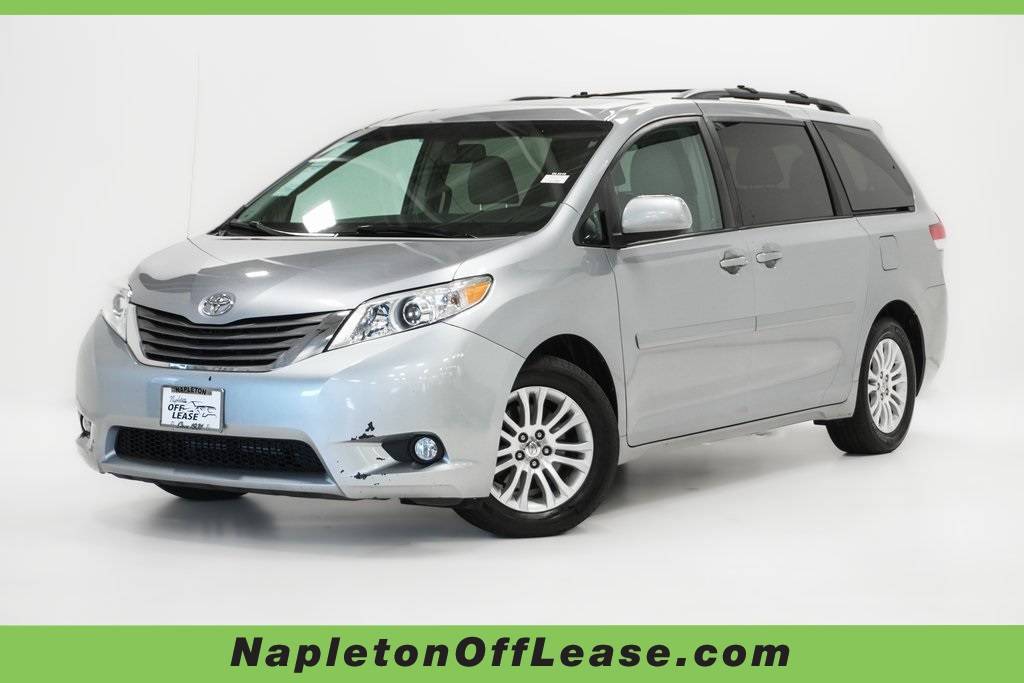 2011 Toyota Sienna Base — Minivan — 184,144 mi — Arlington Heights, IL
