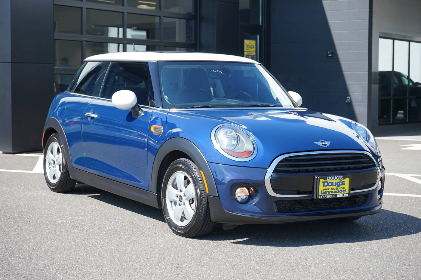 2017 MINI Hardtop Cooper — Hatchback — 43,561 mi — Edmonds, WA