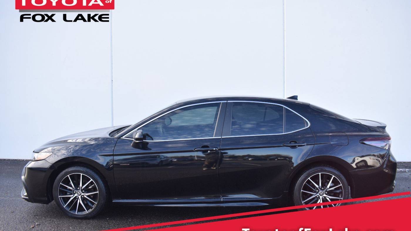 2021 Toyota Camry SE — Sedan — 66,324 mi — Fox Lake, IL
